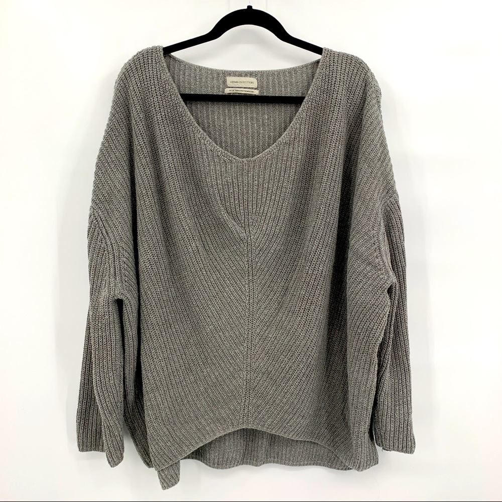 Urban Outfitters Chunky Slouchy Gray V-Neck Long Sleeve Sweater Medium